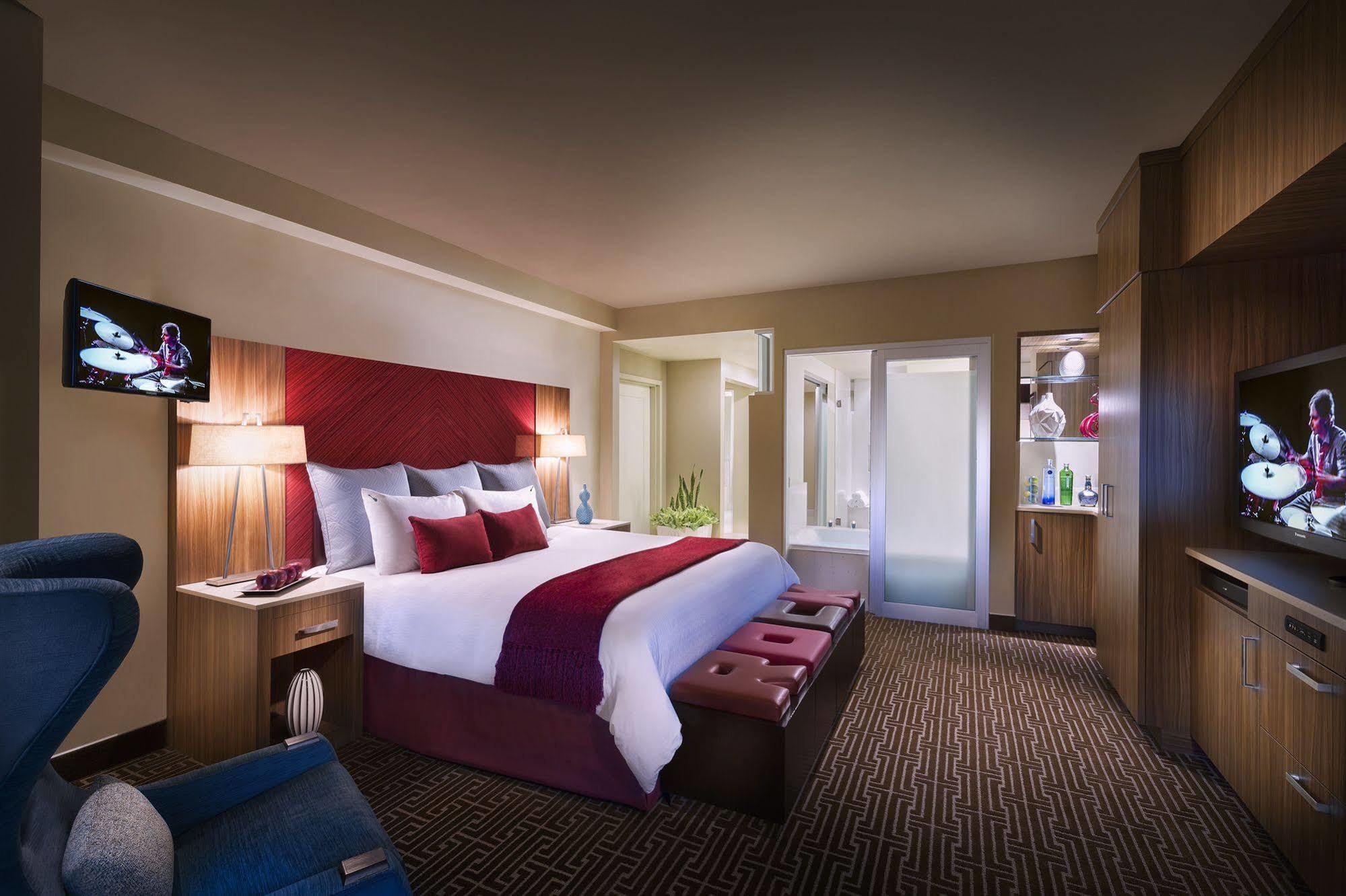 Seminole Hard Rock Hotel And Casino Tampa Orient Park Екстериор снимка